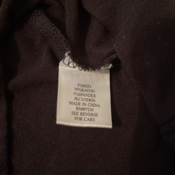 ALMOST FAMOUS Black Short Sleeve Twist-Front top. Never Worn. Size: M Juniors - Picture 2 of 3